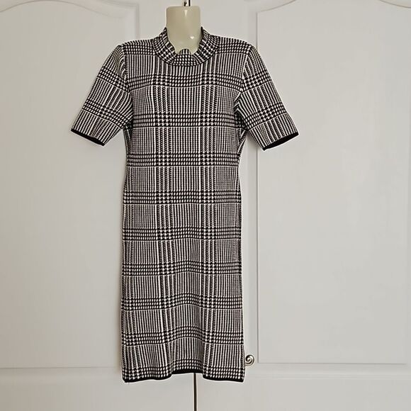 Chaps Women's Petite Houndstooth Sweater Pencil Midi Dress - Picture 6 of 16